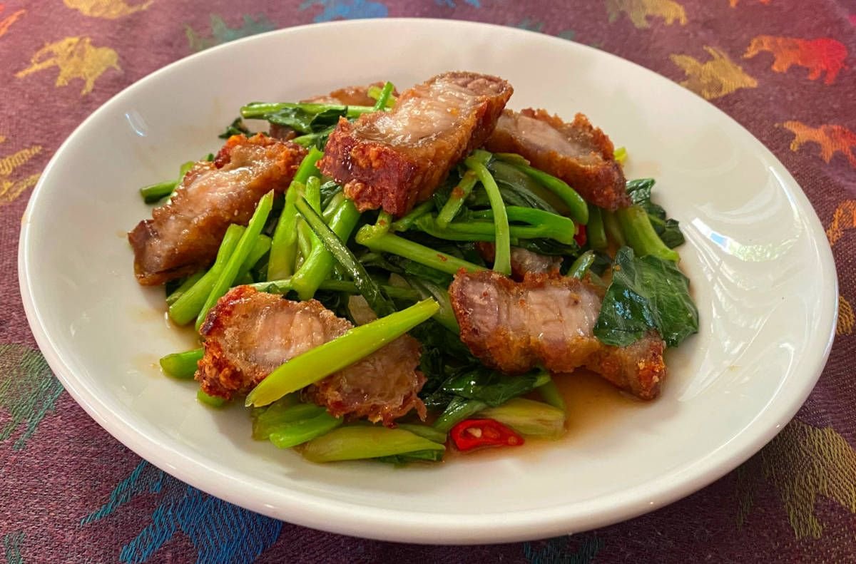 Stir-Fried Vegetables ( crispy pork with kale/ beef/ prawns)